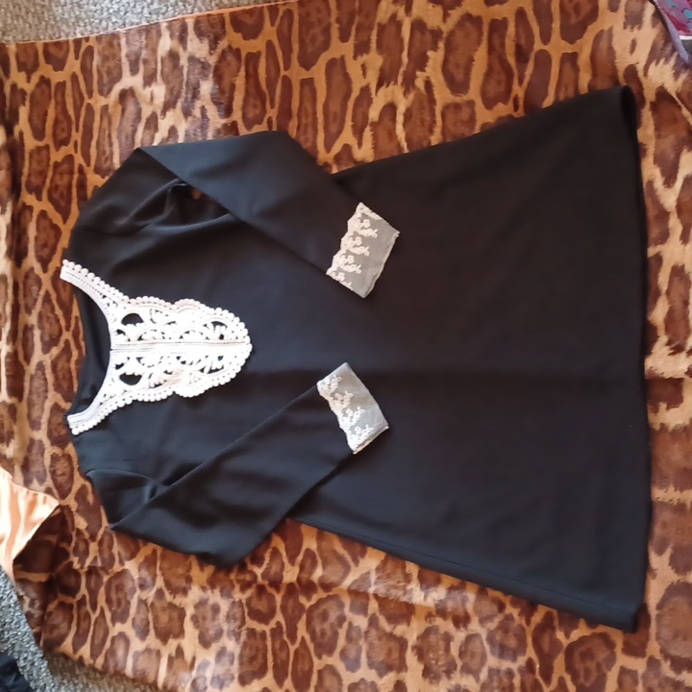 Women's dress, M